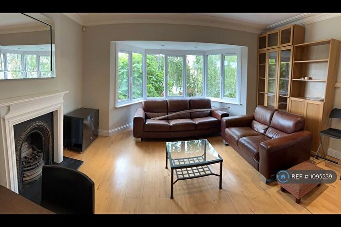 2 Bedroom Flat To Rent In Finchley, London, N3