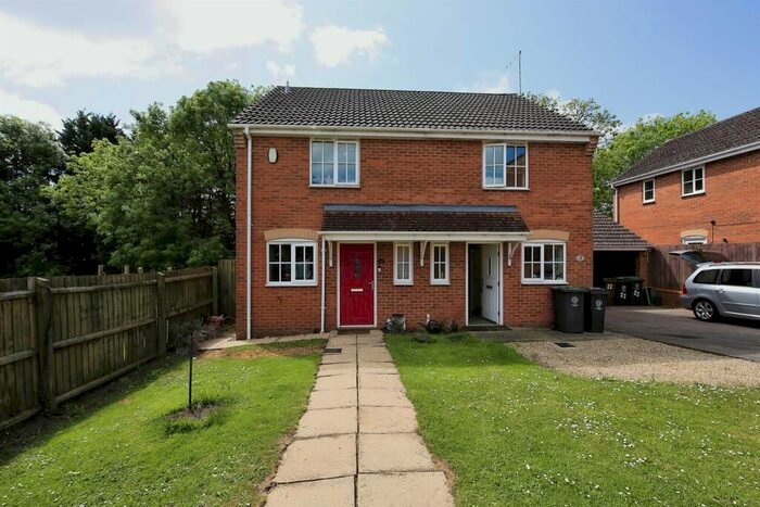 2 Bedroom Property To Rent In Creed Road, Oundle, Peterborough, PE8