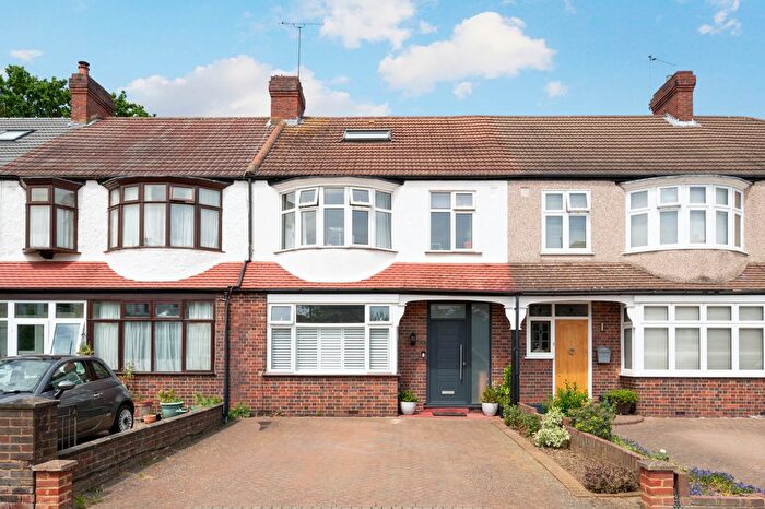4 Bedroom Terraced House For Sale In Oakway, London, SW20