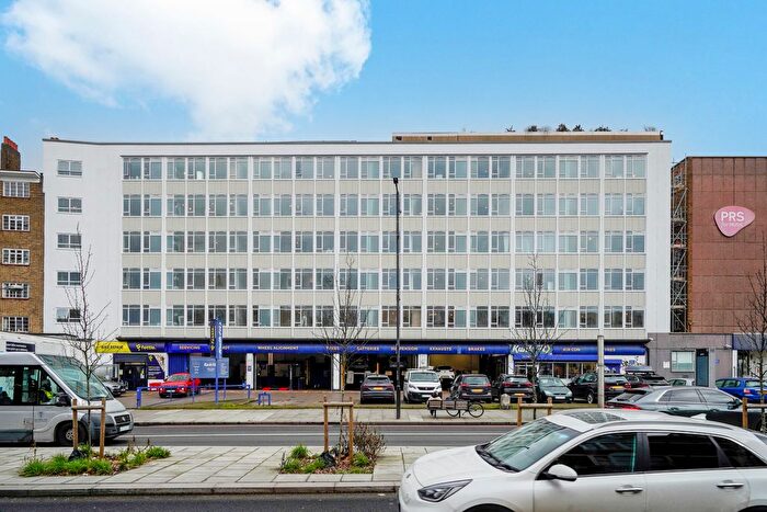 1 Bedroom Flat To Rent In Streatham High Road, London, SW16