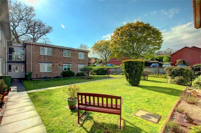 2 Bedroom Flat To Rent In The Becks, Alvechurch, Birmingham, Worcestershire, B48