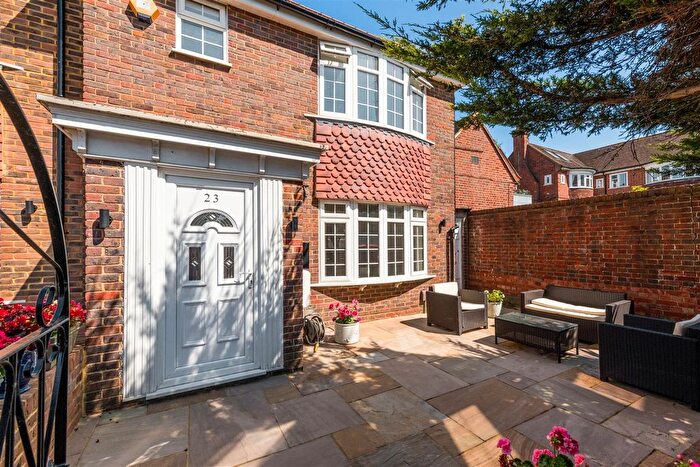 3 Bedroom Semi-Detached House To Rent In Lansdowne Road, Hove, BN3