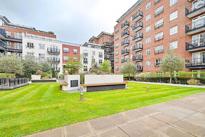 2 Bedroom Flat For Sale In Royal Quarter, Kingston, Kingston Upon Thames, KT2