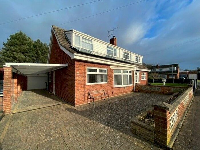 3 Bedroom Semi-Detached House To Rent In Inman Road, Norwich NR7
