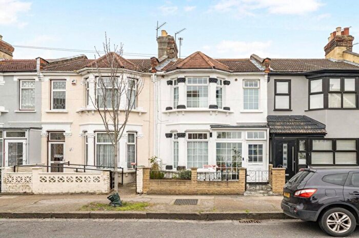 3 Bedroom Terraced House For Sale In Sixth Avenue, London, E12