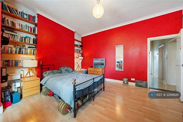 2 Bedroom Flat To Rent In Green Lanes, London, N4