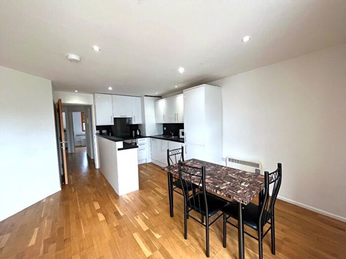 2 Bedroom Flat To Rent In Shackleton House, London, NW1
