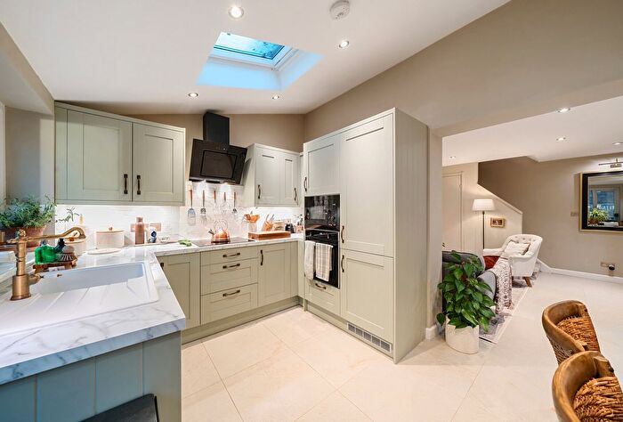 1 Bedroom End Of Terrace House For Sale In Clarence Way, Horley, Surrey, RH6