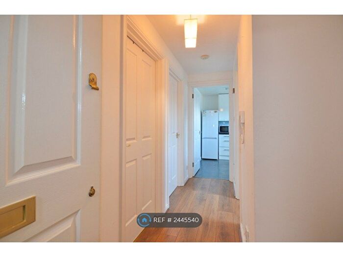 1 Bedroom Flat To Rent In Mantle Way, London, E15