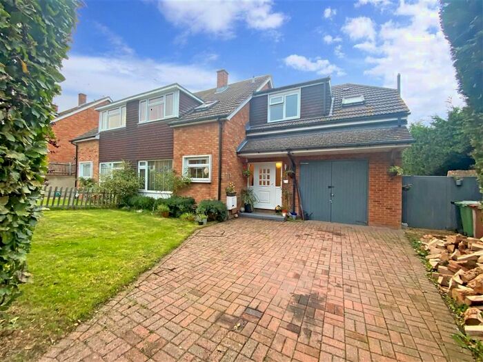 5 Bedroom Semi-Detached House For Sale In Bankfields, Headcorn, Ashford, Kent, TN27