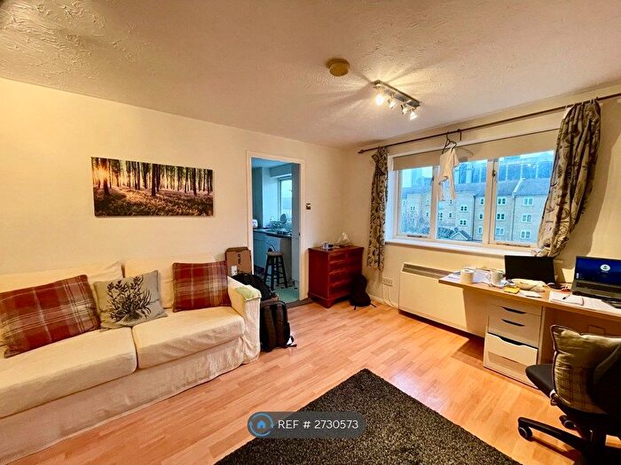 Studio To Rent In Telegraph Place, London, E14