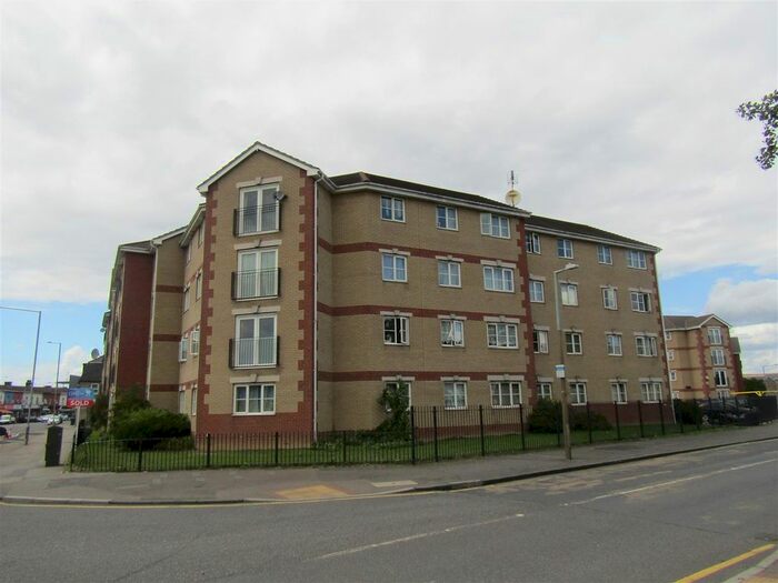 2 Bedroom Flat To Rent In Dunlop Road, Tilbury RM18