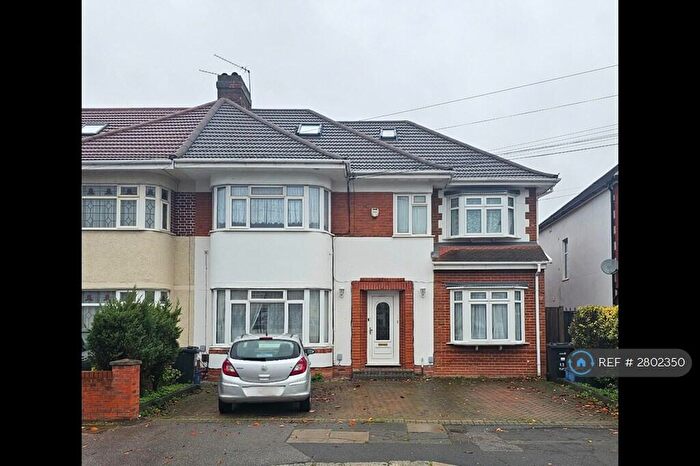 4 Bedroom Flat To Rent In Ilford, Ilford, IG2