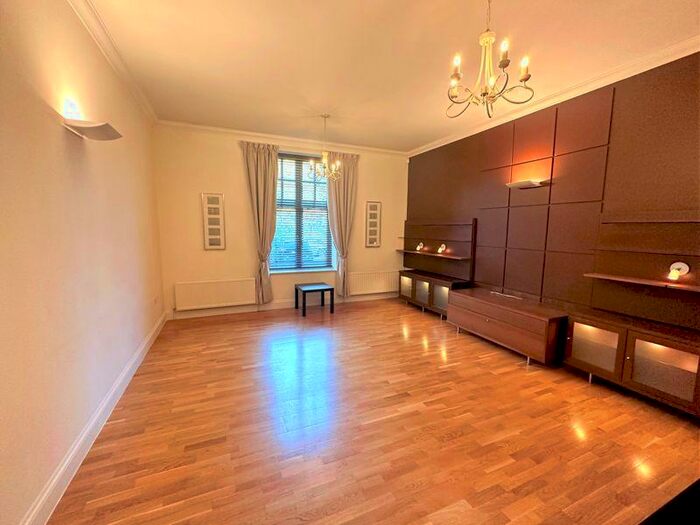 2 Bedroom Apartment To Rent In Wood Street, Barnet, EN5