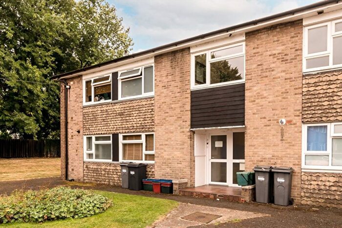 1 Bedroom Flat To Rent In Staveley Gardens, Chiswick, W4
