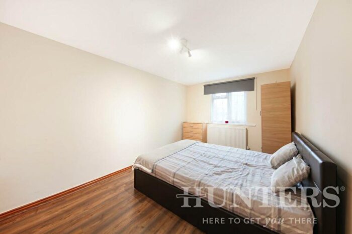 Studio To Rent In Wakefield Road, London, N15