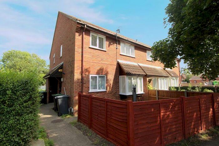 2 Bedroom House To Rent In North Drive, Shortstown, MK42