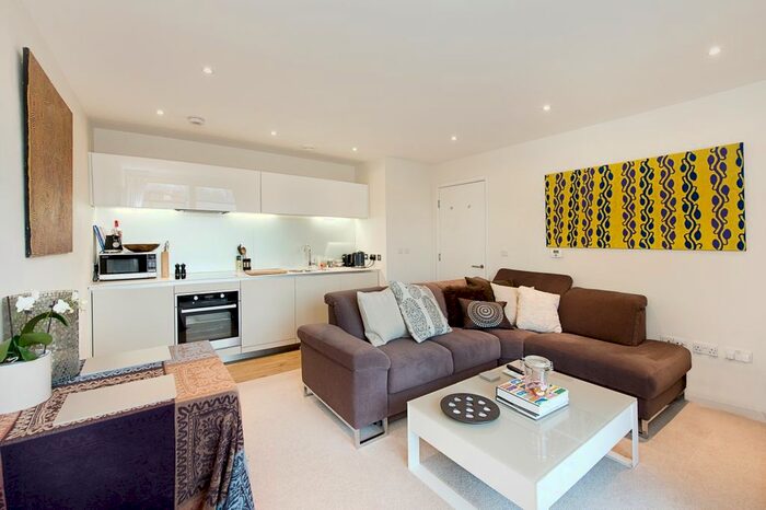 1 Bedroom Flat To Rent In Wingate Square, London, SW4