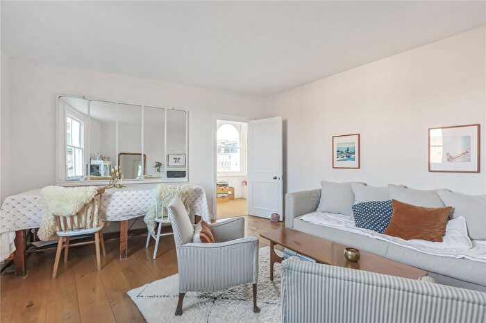 2 Bedroom Flat For Sale In Fulham Road, Fulham, London, SW6