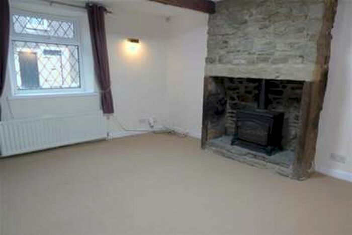 2 Bedroom Cottage To Rent In West View Place, BB2
