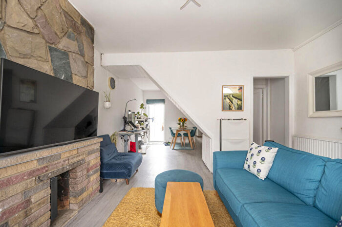 2 Bedroom Terraced House For Sale In Ohio Road, Plaistow, London, E13