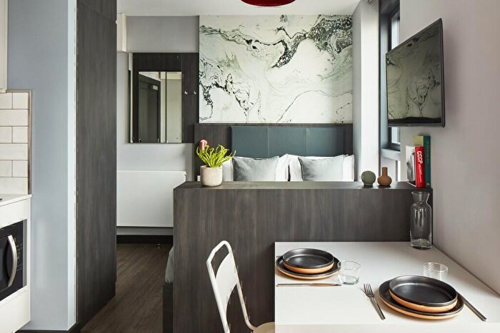 Studio To Rent In Crossharbour Plaza, London, E14