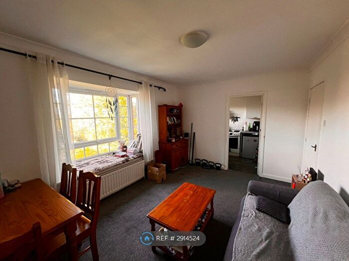 2 Bedroom Flat To Rent In Berkeley Court, Leeds, LS2