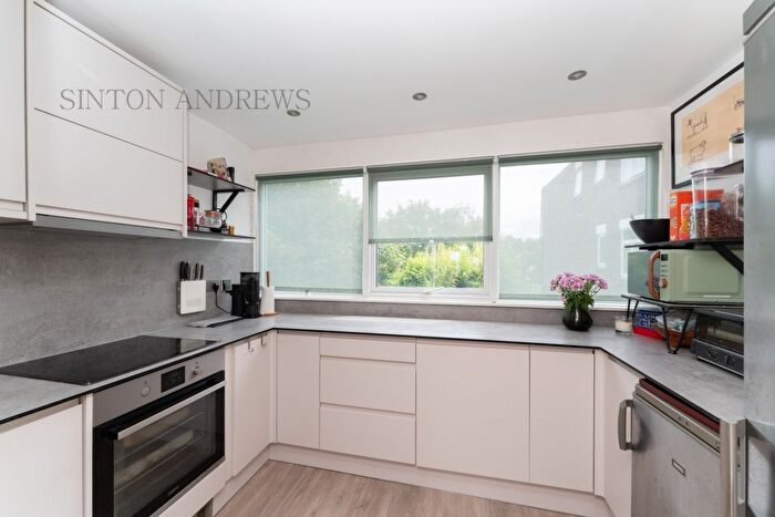 2 Bedroom Flat To Rent In Fairlea Place, Ealing, W5