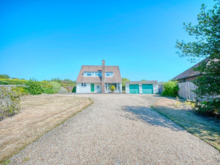 3 Bedroom Detached House For Sale In Brook Lane, Warsash, SO31