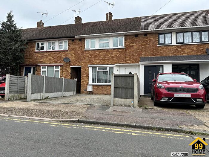 3 Bedroom Terraced House To Rent In Nethan Drive, Aveley, Essex, RM15