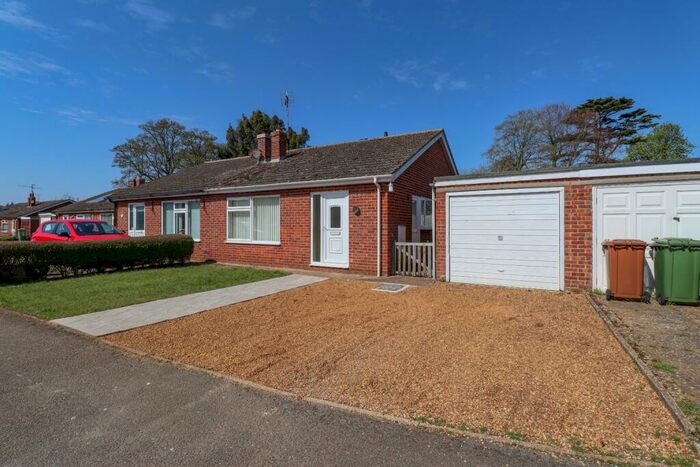 2 Bedroom Semi-Detached Bungalow To Rent In Shelduck Drive, Snettisham, PE31