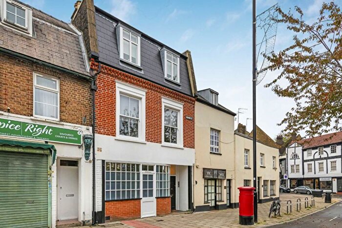 Studio To Rent In The Metro Centre, St. Johns Road, Isleworth, TW7