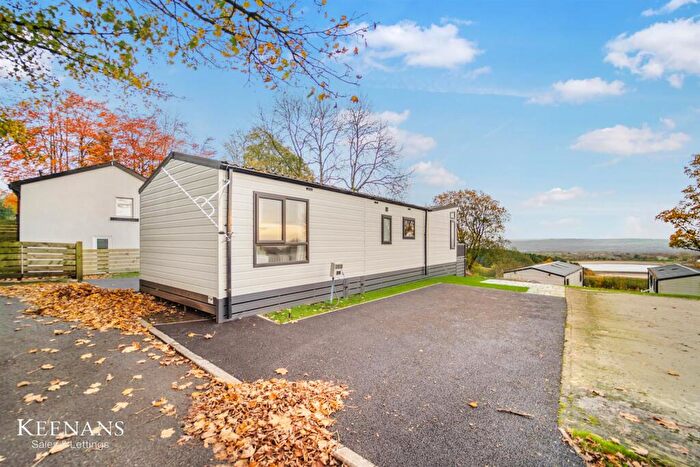 2 Bedroom Park Home For Sale In Higher Road, Longridge, PR3