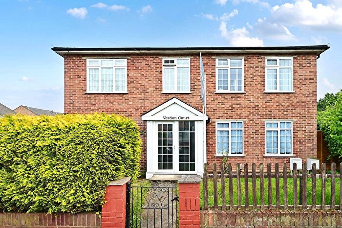 1 Bedroom Flat For Sale In Kenilworth Road, Ashford, Surrey, TW15
