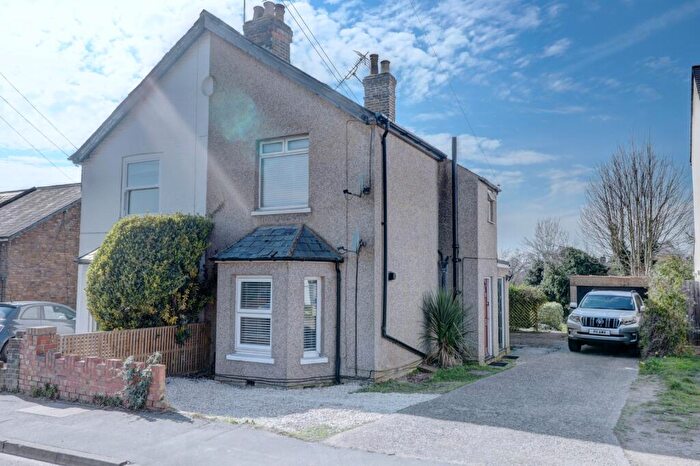 1 Bedroom Apartment To Rent In Lent Rise Road, Burnham, Slough, Buckinghamshire, SL1