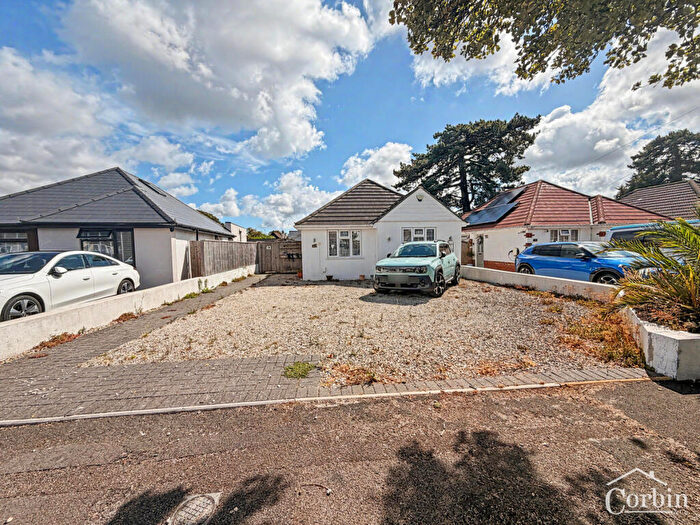 2 Bedroom Detached Bungalow For Sale In Markham Avenue, Bournemouth, BH10