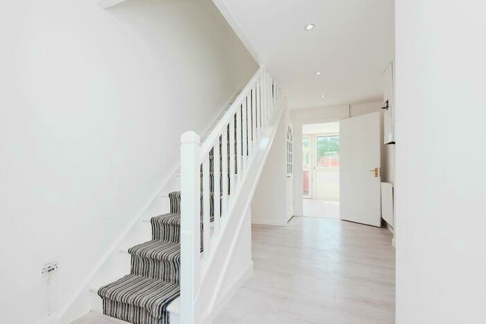 4 Bedroom Maisonette To Rent In John Barnes Walk, London, E15