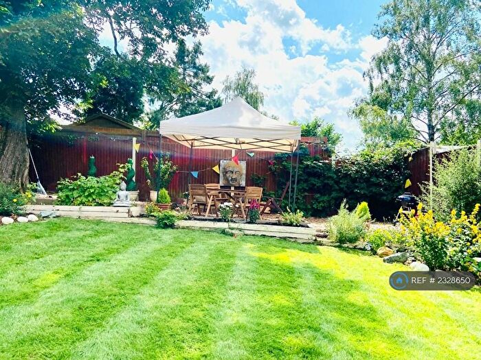 3 Bedroom Detached House To Rent In Porthallow Close, Orpington, BR6