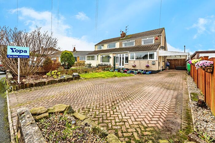 3 Bedroom Semi Detached House For Sale In Lindrick Way, Halifax, HX2