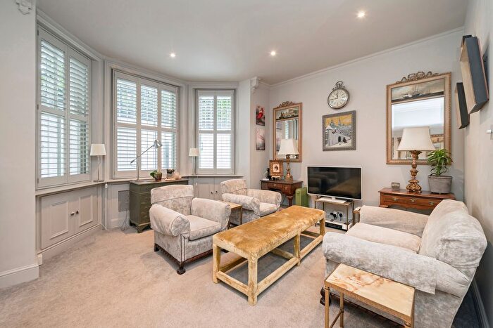 2 Bedroom Flat For Sale In Cornwall Gardens, South Kensington, SW7