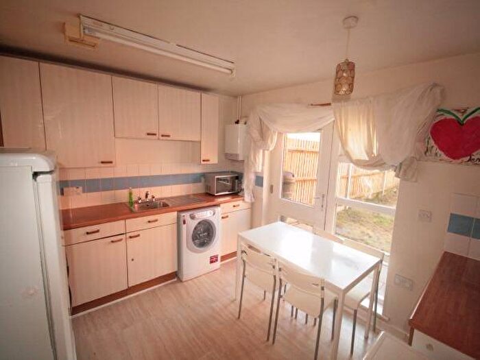 2 Bedroom Apartment To Rent In Benhill Road, Camberwell, London, SE5