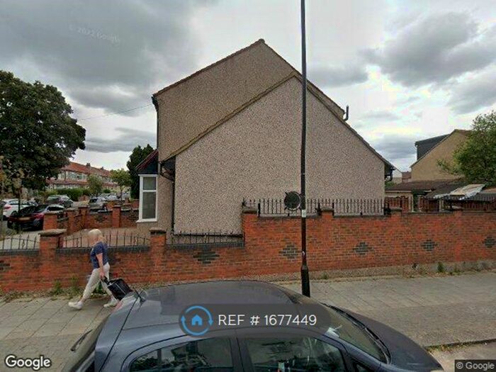 5 Bedroom Detached House To Rent In Fieldend Road Streatham, London, SW16