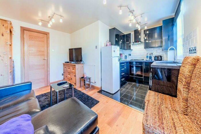 1 Bedroom Flat To Rent In Chapel Market, Angel, N1