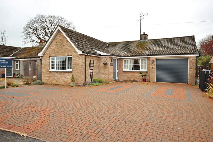 4 Bedroom Detached Bungalow For Sale In Church View, Freeland, OX29