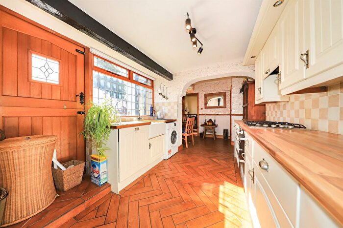 2 Bedroom Cottage For Sale In Poplar Road, Wolverhampton, WV3