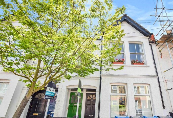 2 Bedroom Maisonette To Rent In Boundary Road, Colliers Wood, London, SW19