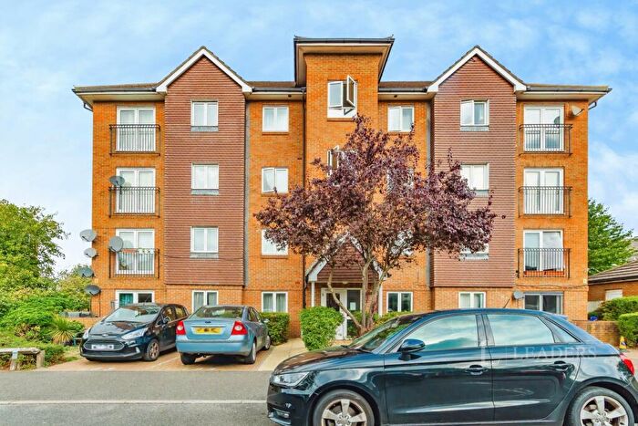 2 Bedroom Flat To Rent In Old School Place, Croydon, CR0
