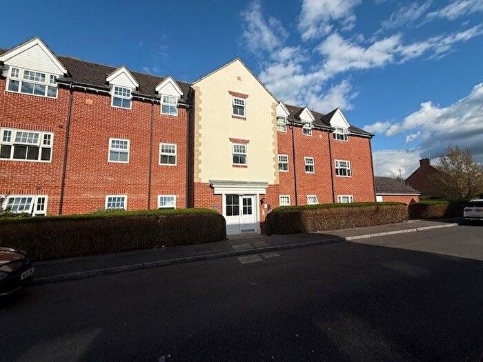 2 Bedroom Flat To Rent In Hancock Close, Aylesbury, HP21
