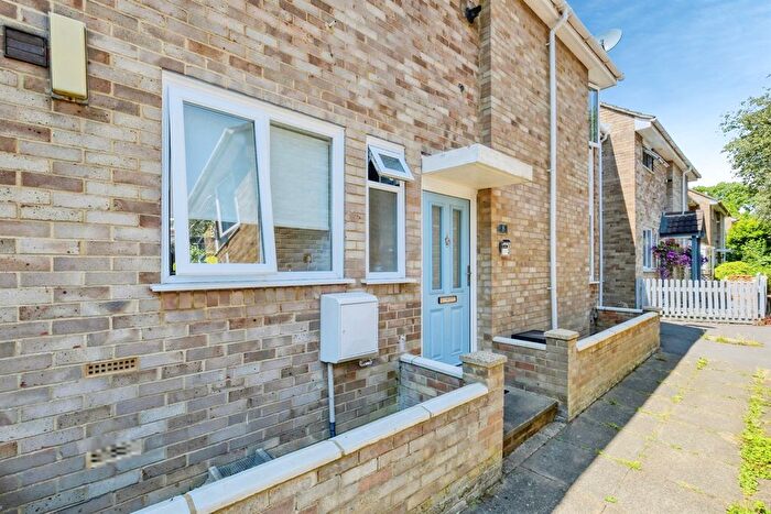 4 Bedroom Link Detached House For Sale In Hood Close, Andover, SP10