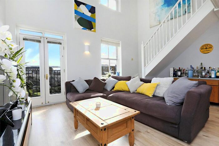 2 Bedroom Flat To Rent In Portland Court, Falmouth Road, London, SE1
